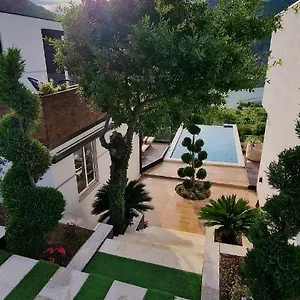 Casa vacanze Koman Paradise By Romina, Shkodër
